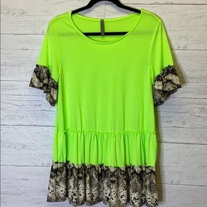 Good day/ snake print top